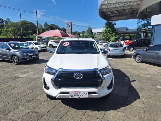 TOYOTA HILUX 2.8 D-4D TURBO DIESEL CD SRV 4X4 AUTOMÁTICO